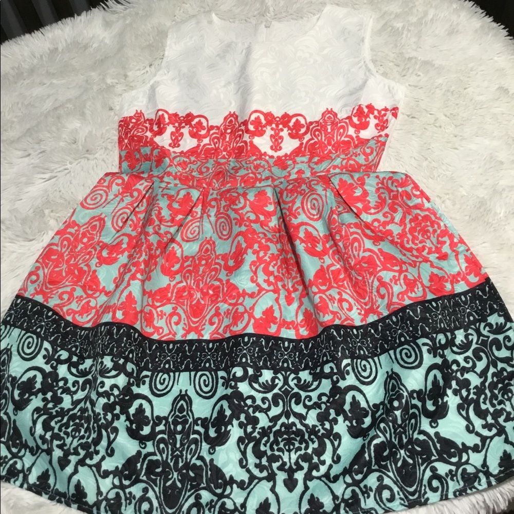 Beautiful Handmade Dress - Picture 5 of 6